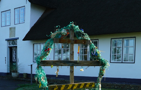 Sylt-Tipp für den Advent: Ein Baum, der Geschichten erzählt (und aufrüttelt!)