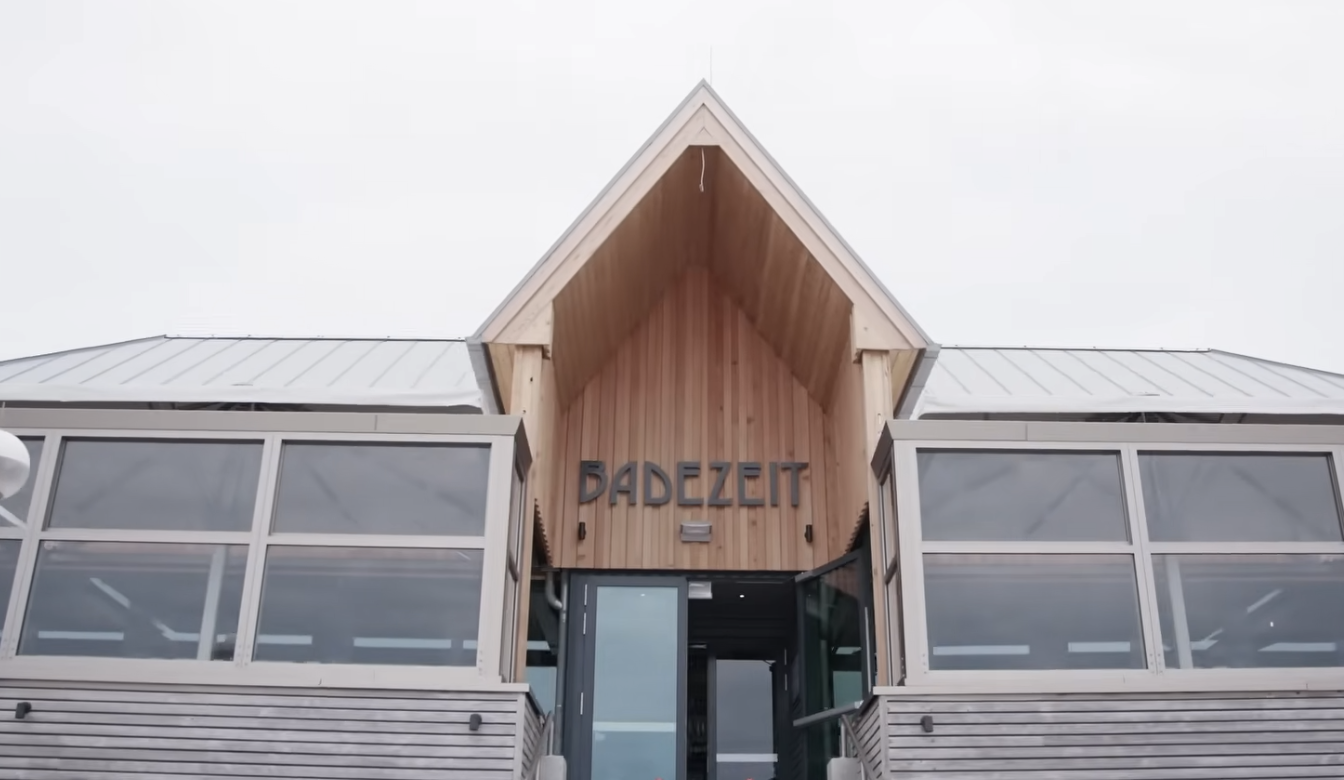 Eleganter Auftakt zur Wintersaison: Das Finale der Perfektion an der „Badezeit“