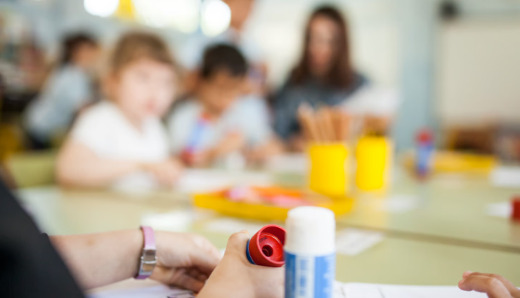 Insel aktuell: Kids-Art-Vernissage: „3 Monolithen für die Neue Mitte“∫√
